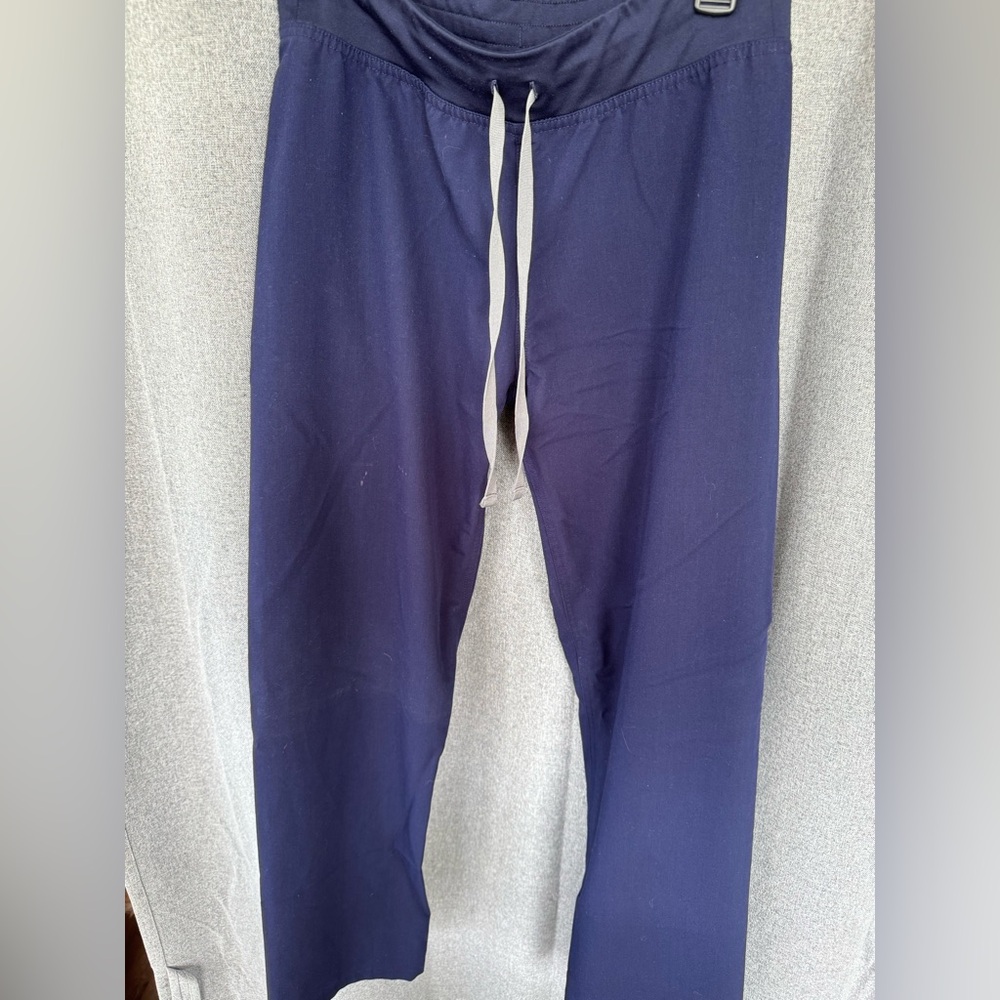 Figs Navy Scrub Set - Picture 4 of 7